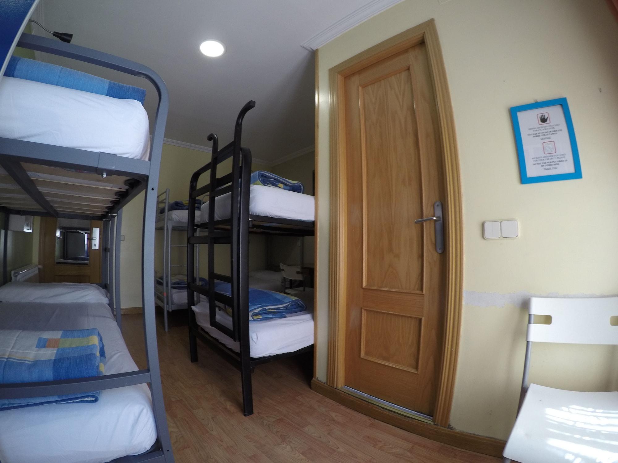 بيت شباب آر سي ميجيول أنجيل مدريد المظهر الخارجي الصورة Hostel in Madrid, Spain