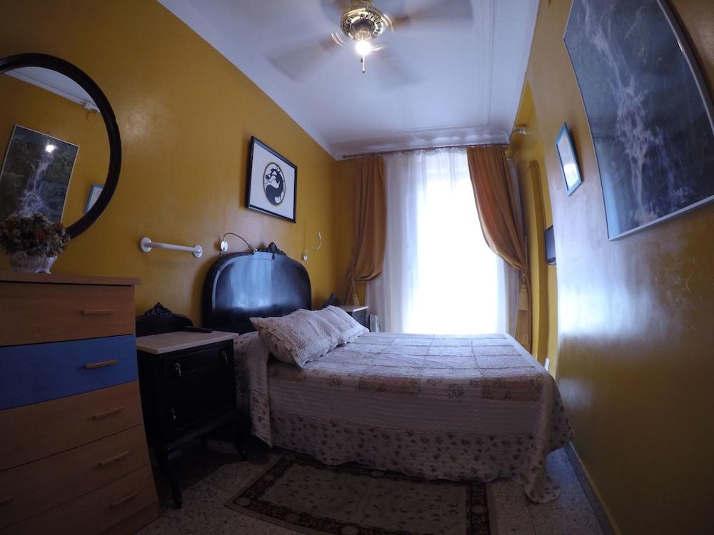 بيت شباب آر سي ميجيول أنجيل مدريد المظهر الخارجي الصورة A room at the hotel