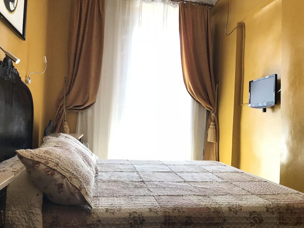بيت شباب آر سي ميجيول أنجيل مدريد المظهر الخارجي الصورة A room at the hotel